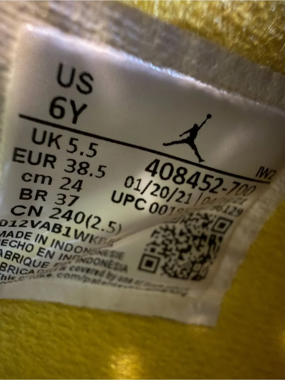 Nike Jordan 4 Retro Lightning Tour Yellow GS 6Y (Women’s Sz. 7.5)408452-700